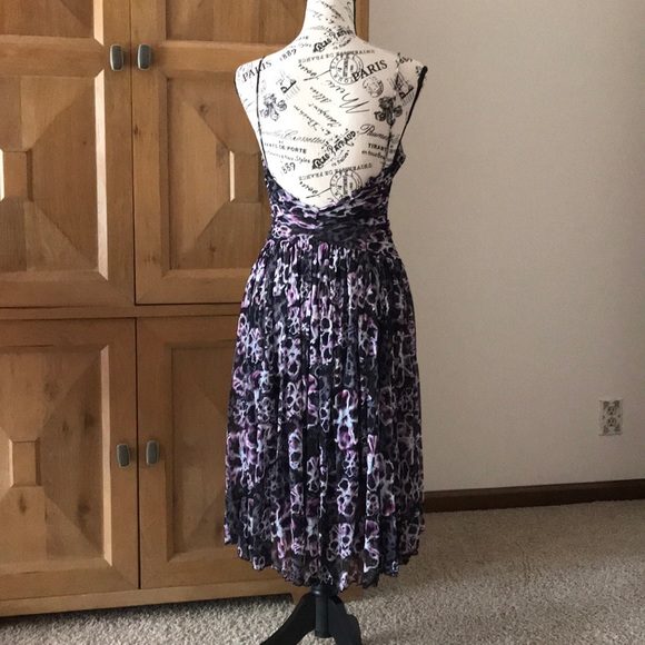 Diane von Furstenberg Low Back 💯% Silk Dress - Picture 2 of 5